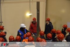06_-_Unterweisung_-_viele_rote_Helme.jpg